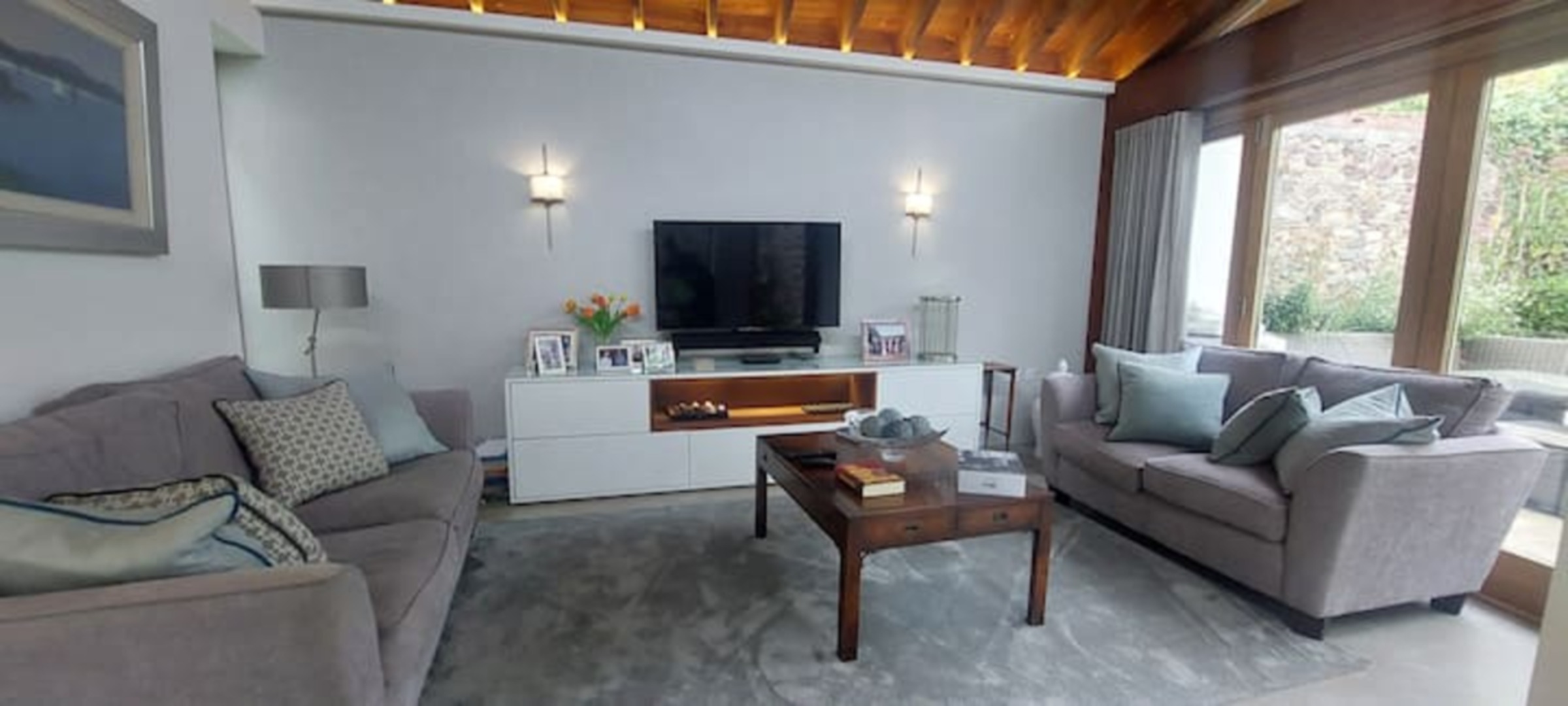 Sophisticated Seafront 3BD+Suntrap Landscaped Yard — Dublin, Leinster — vacation rental