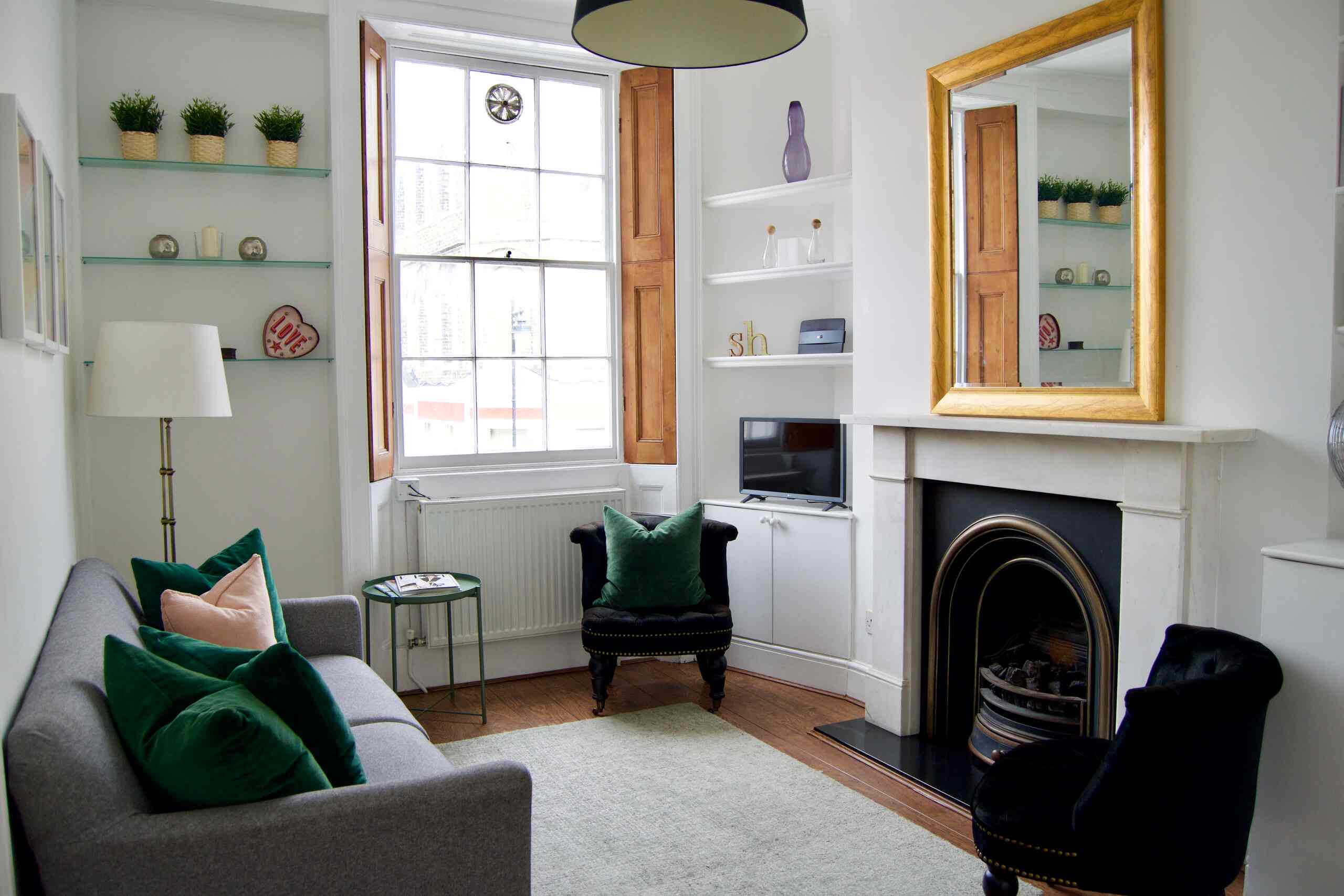 Spacious & Bright 1 Bed Flat in Stylish Islington — London, England — vacation rental