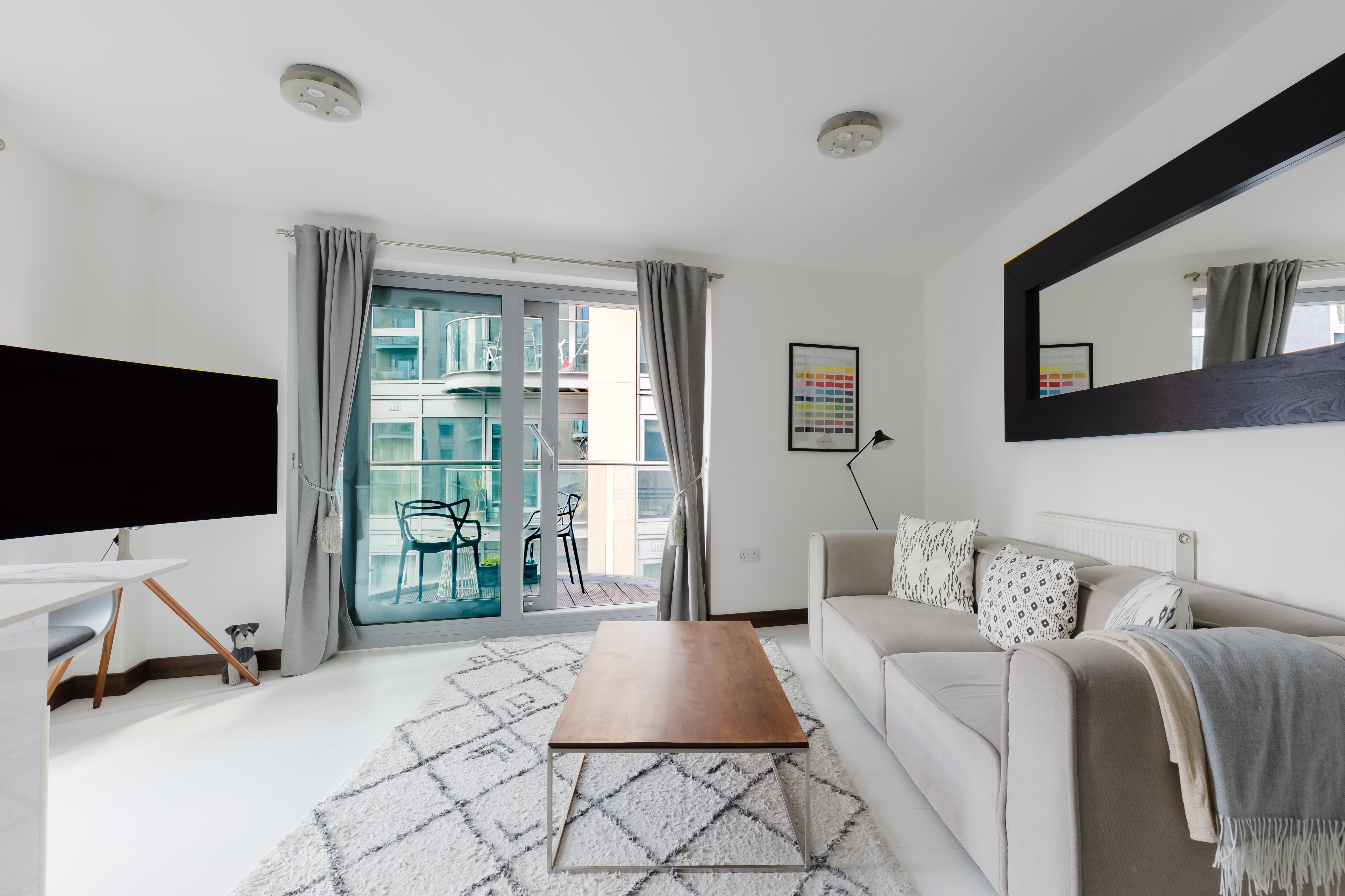 Sophisticated 2BD Flat with Riverside Views — London, England — vacation rental