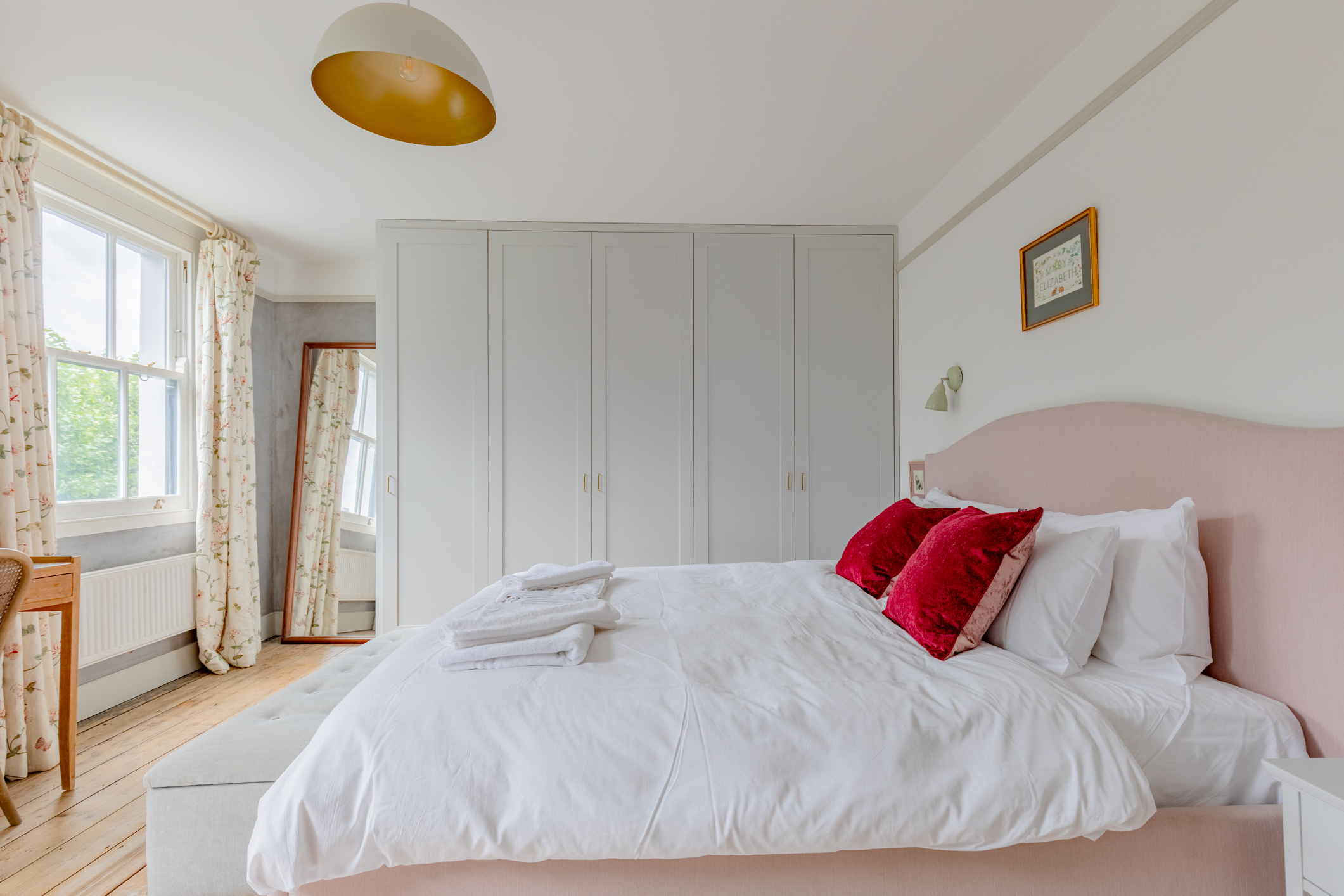 3BD Cottage Inspired Home by Hampstead Heath | Greater London | Houst ...