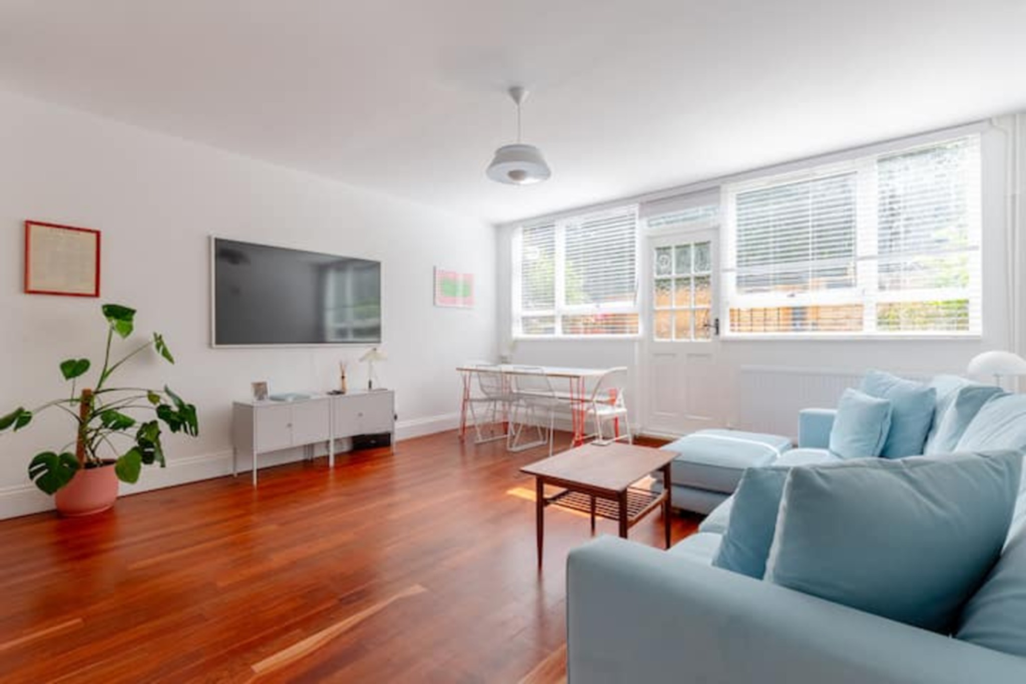 Unique 3BD Flat in Hoxton with Private Garden — London, England — vacation rental