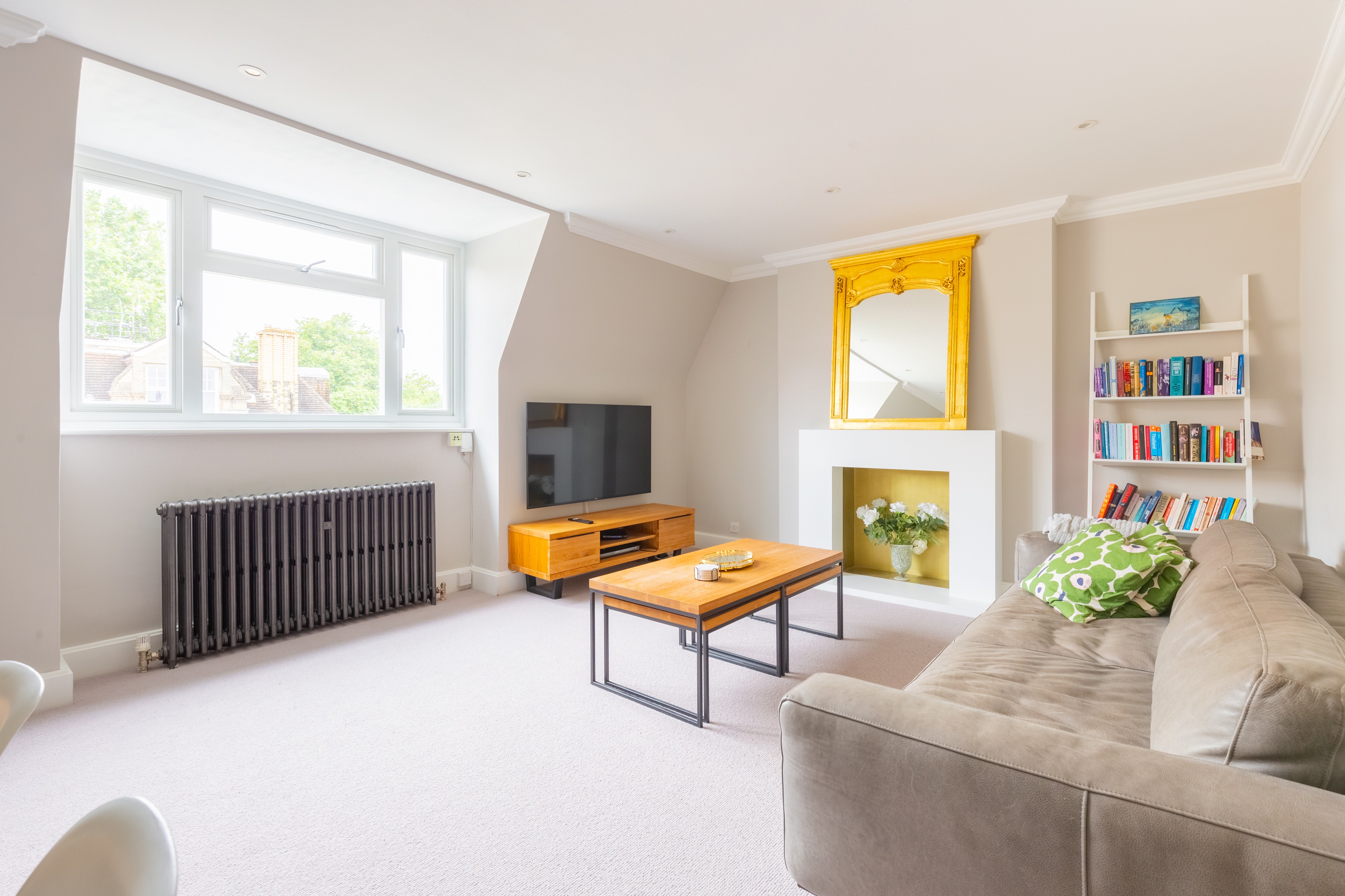 Exquisite Top-Floor Flat, Heart of Chelsea — London, England — vacation rental