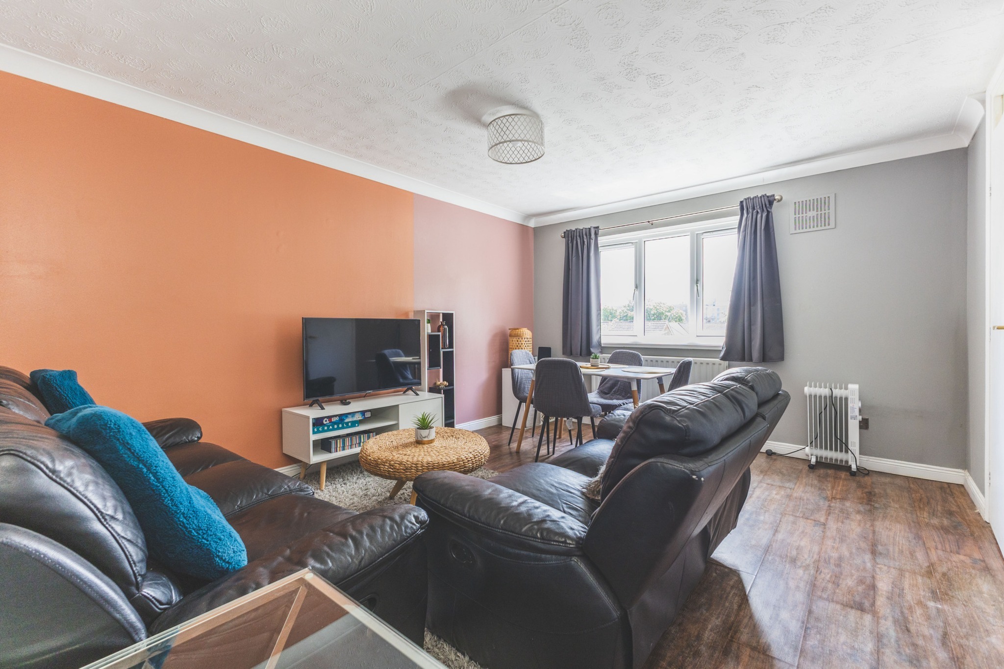 Modern 2BDR Flat w Parking Near Heathrow and Tube — London, England — vacation rental
