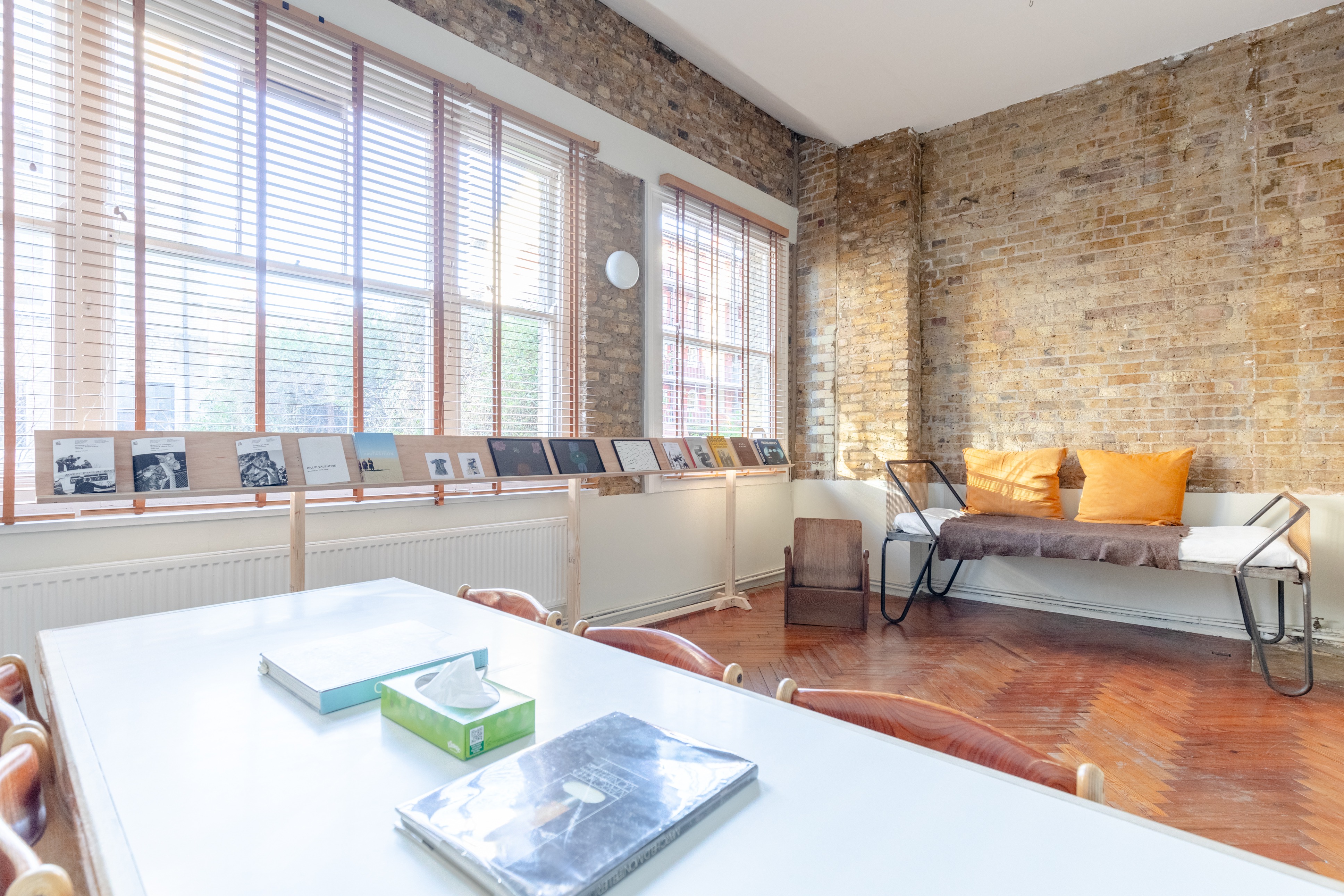 Tastefully Curated Mezzanine Studio Flat, Hackney — London, England — vacation rental