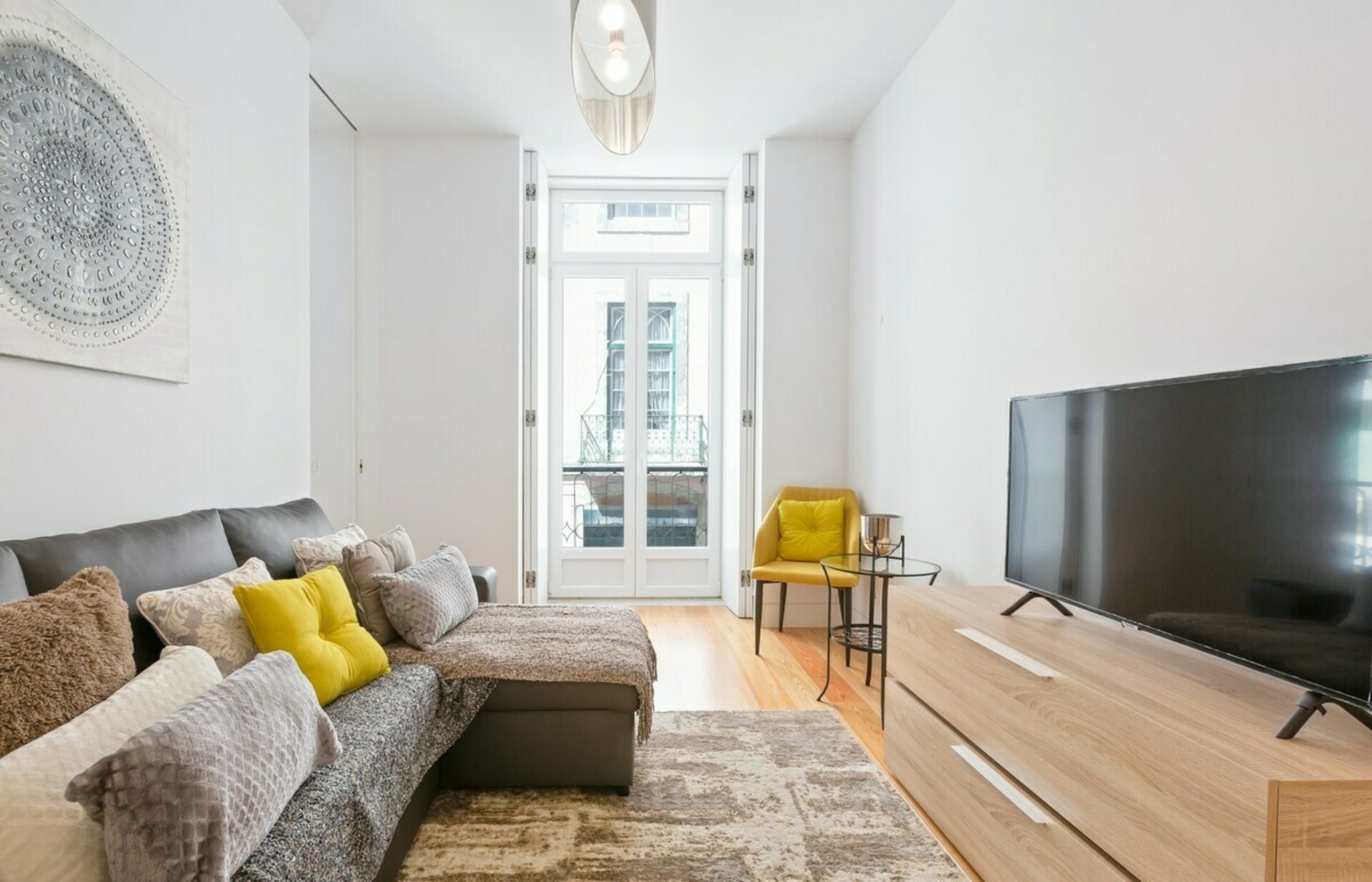 Bright and Spacious 1 Bed Apartment near Baixa — Lisboa, Lisbon — vacation rental