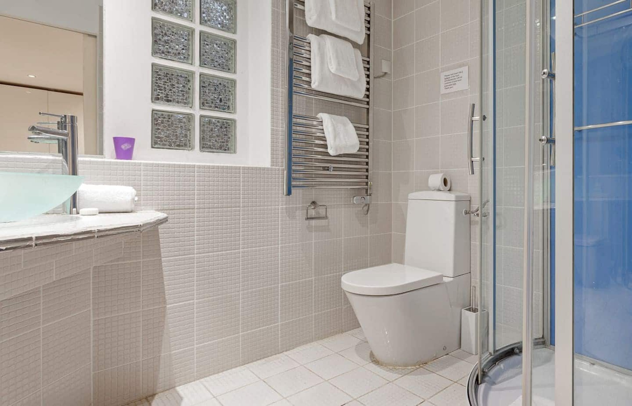 The Modern Eiffel 2BDR Stay in Paris Center — Paris, Île-de-France — vacation rental