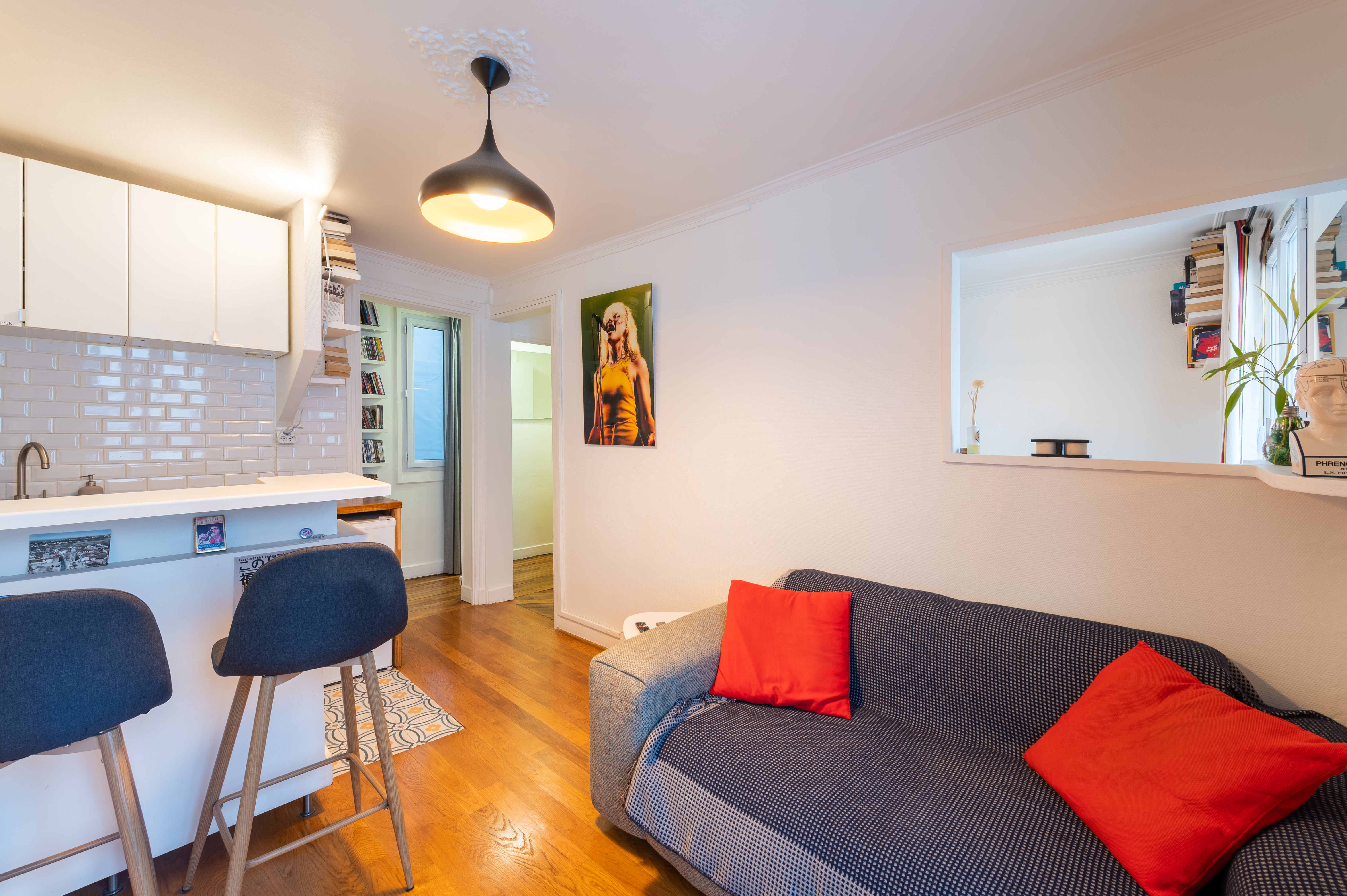 Bright Stylish 1 BDR Flat Folies Bergere — Paris, Île-de-France — vacation rental