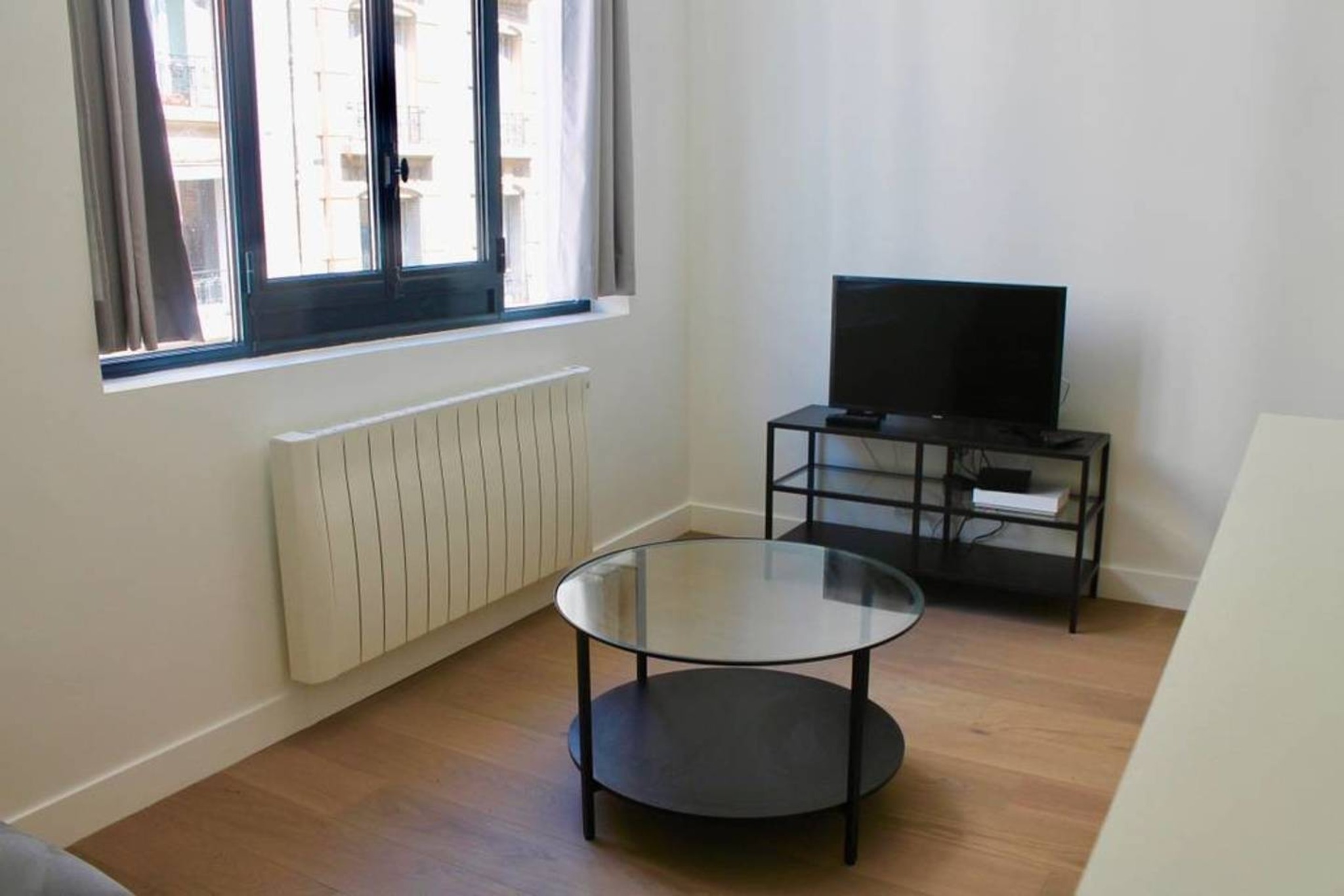 Newly Renovated, Modern Studio Flat in Montmartre — Paris, Île-de-France — vacation rental