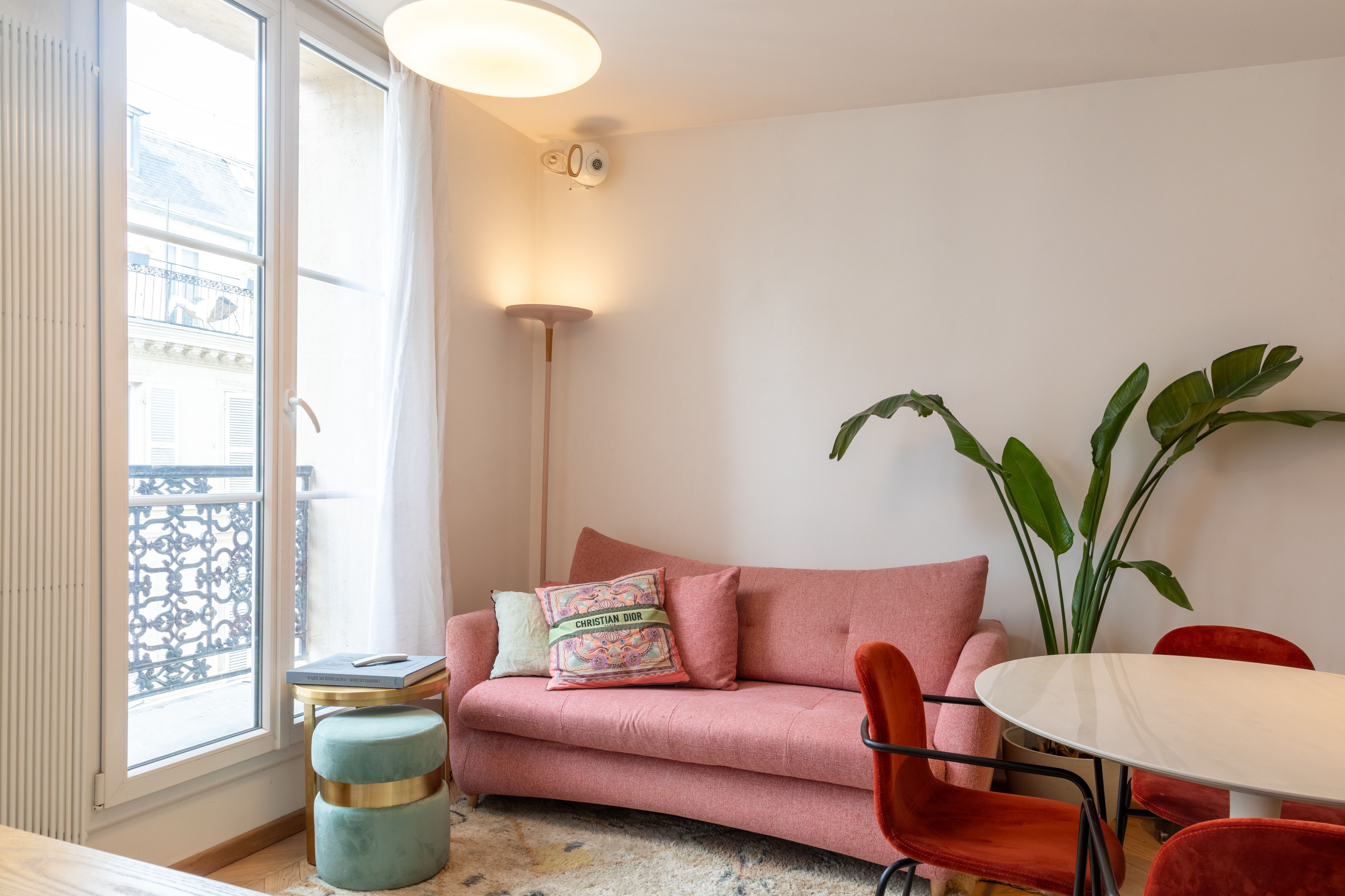 Beautiful 1BD Apartment in Saint Lazare — Paris, Île-de-France — vacation rental
