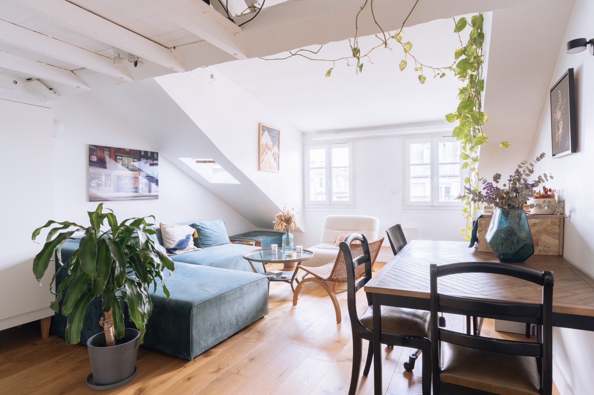 Beautiful, Sun-kissed Studio—Faubourg Saint-Martin — Paris, Île-de-France — vacation rental