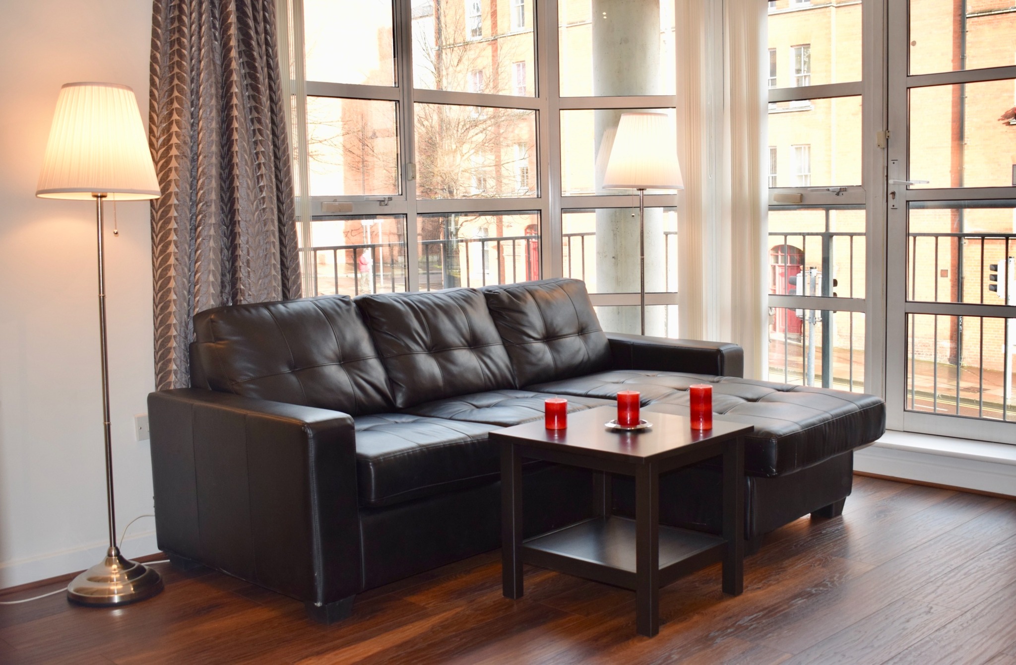 Centrally Located Spacious 2 BD Apt w/parking! — Dublin, Leinster — vacation rental