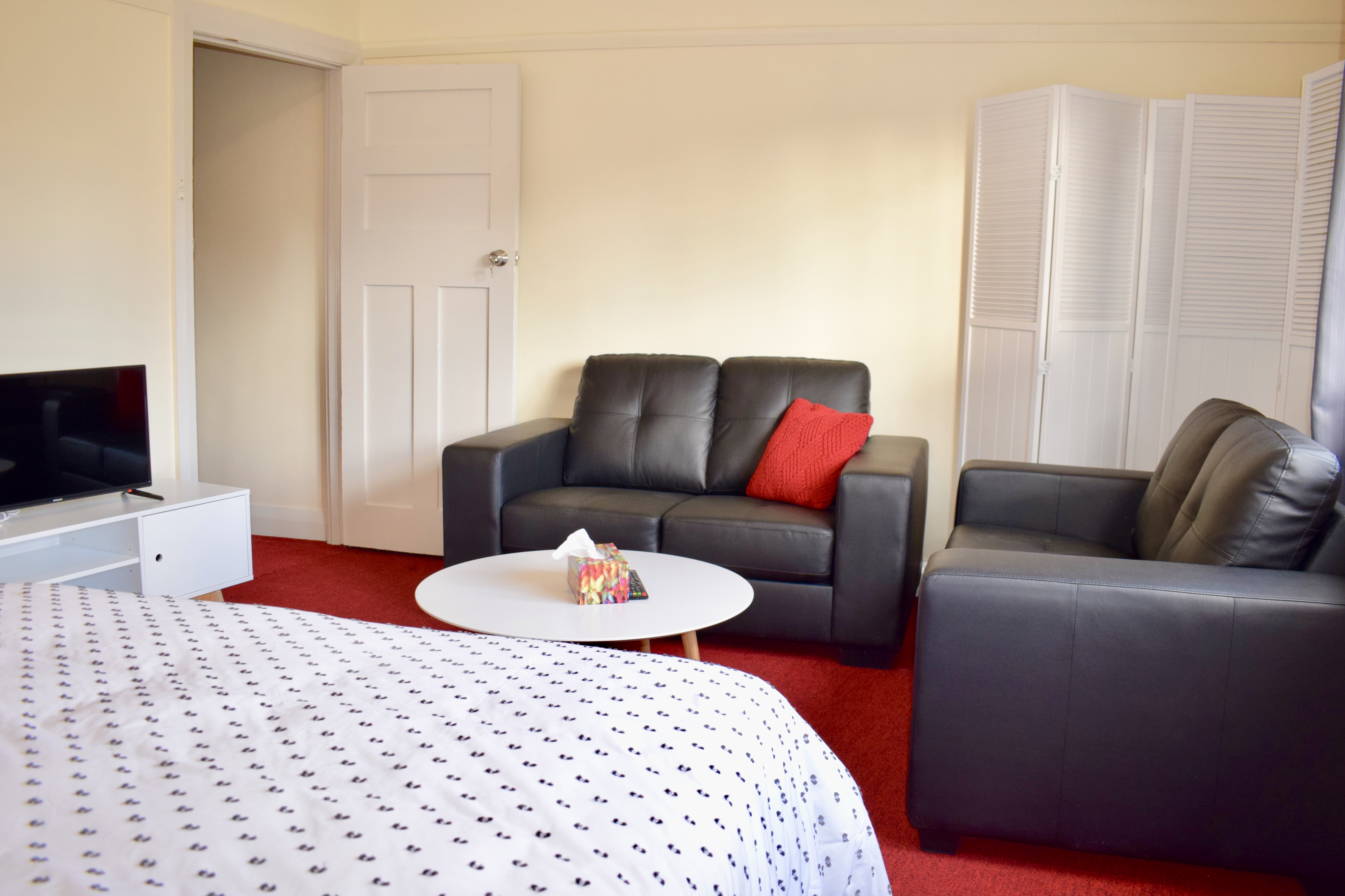 Welcoming 3BR Flat in Buzzing Haberfield — Haberfield, New South Wales — vacation rental